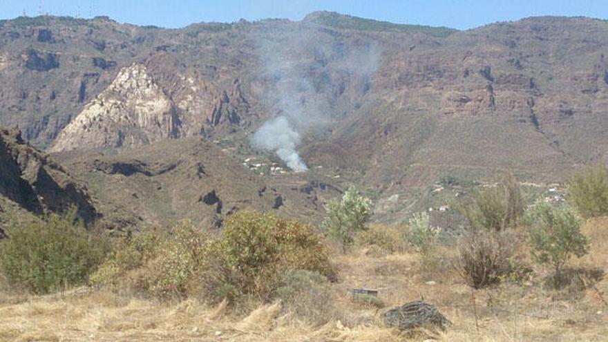 Controlados dos conatos en Santa Lucía y San Bartolomé de Tirajana que afectaron a 2.800 metros