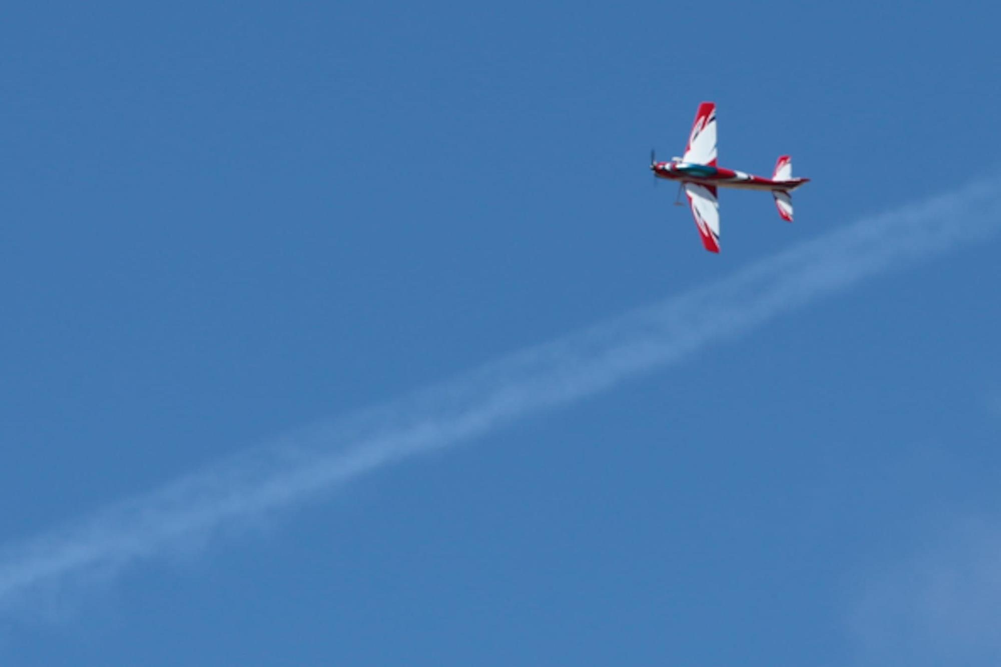 GALERÍA | Aviones de todo el mundo sobrevuelan Coreses en busca de la victoria