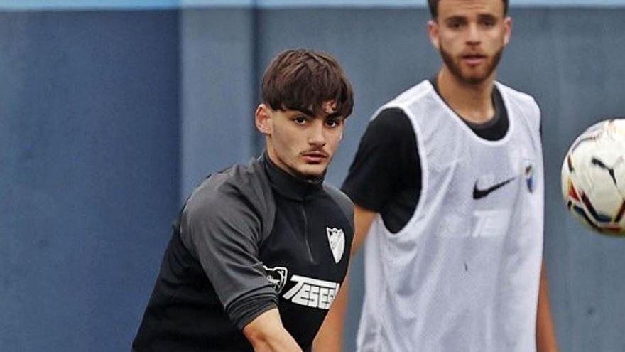 Juanlu, del juvenil, formó parte ayer de la sesión del primer equipo.