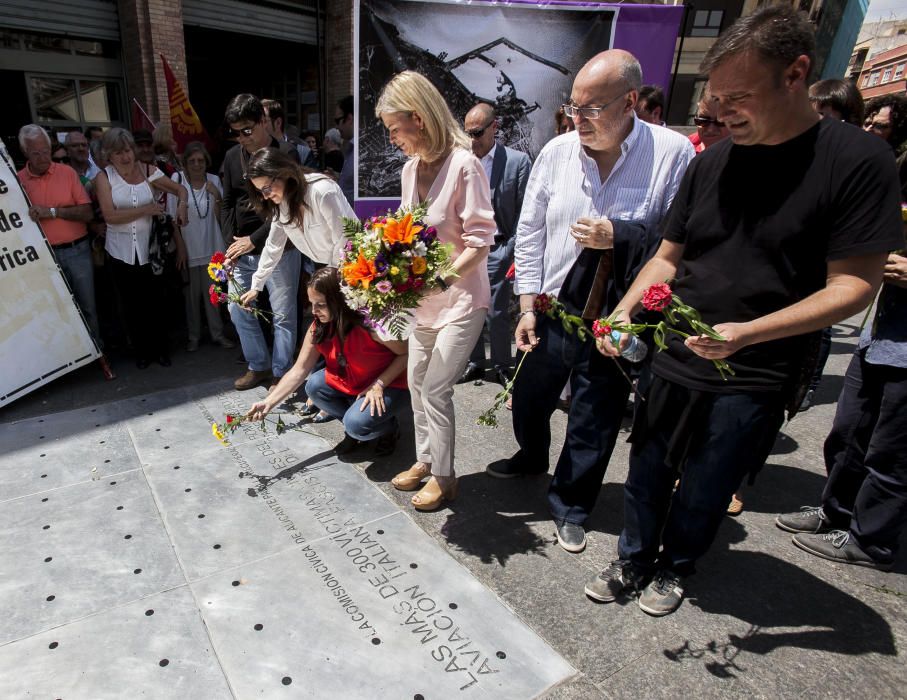 Homenaje a las víctimas del bombardeo del Mercado