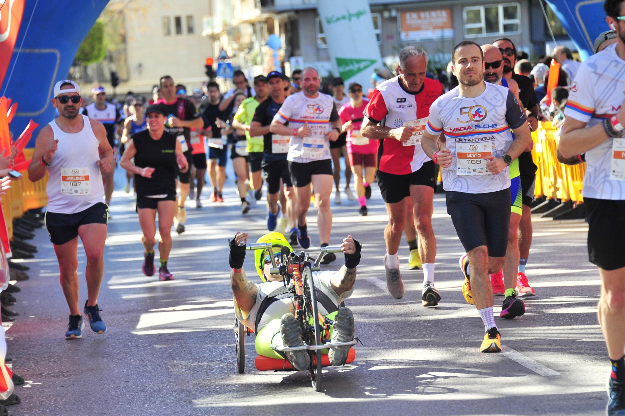 Un Medio Maratón de Elche marcado por el calor