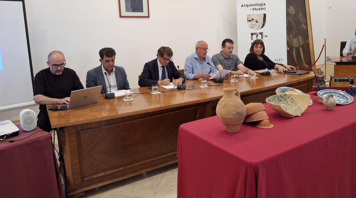 La presentación de la exposición "Dénia. Arqueología y Museos"
