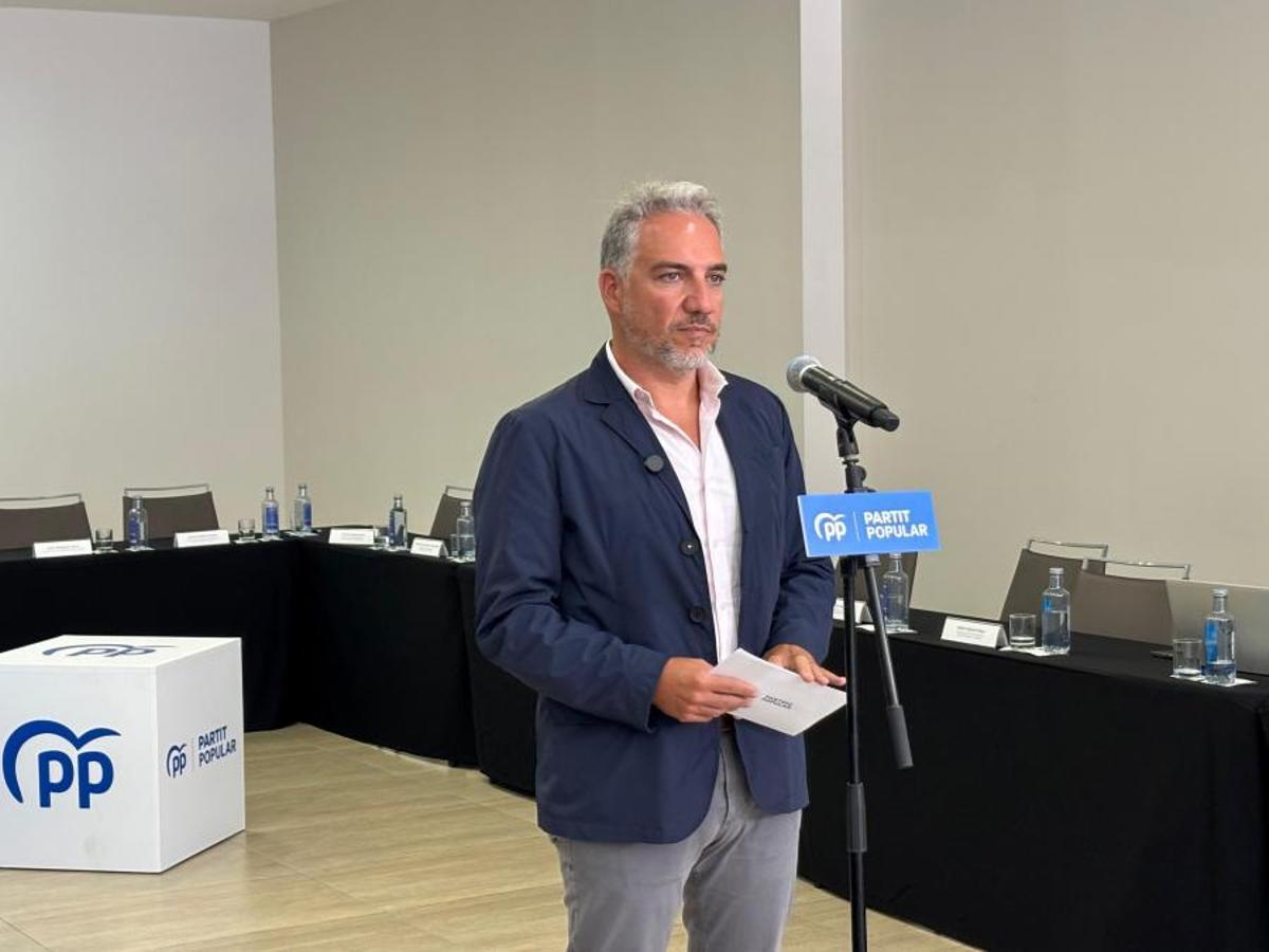 El vicesecretario de Polí­tica Autonómica, Local y Análisis Electoral del PP y diputado en el Congreso, Elí­as Bendodo, tras reunirse con el PP catalán este martes.