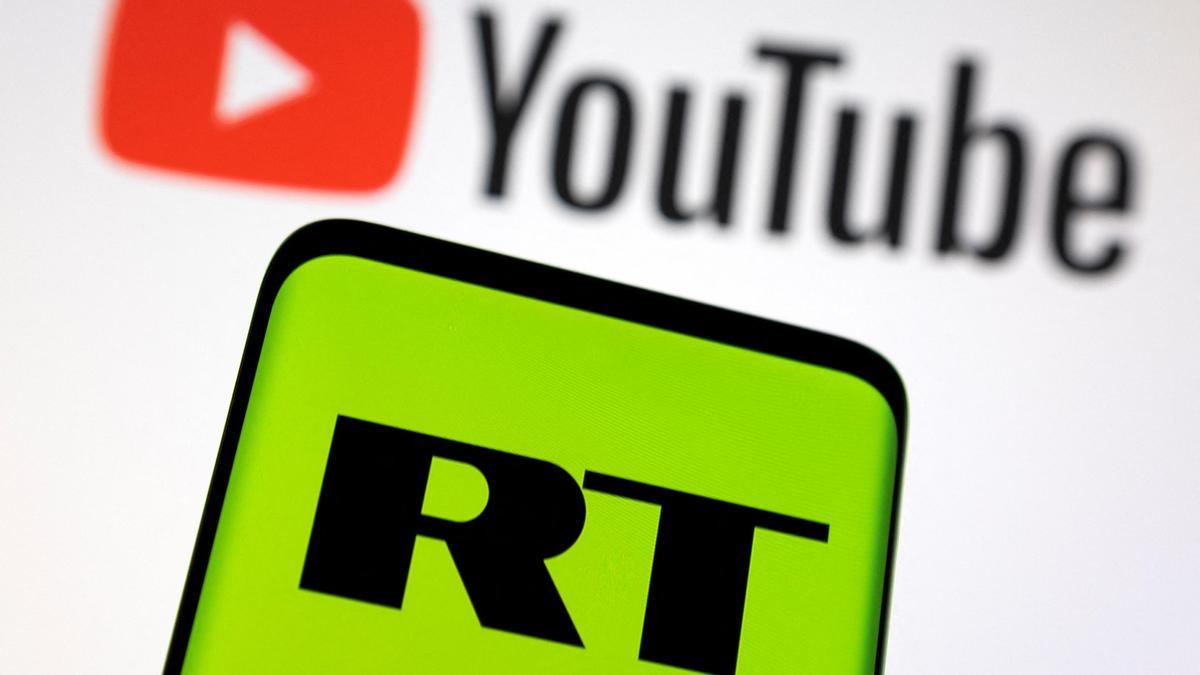 Una imagen con los logos de YouTube y RT.