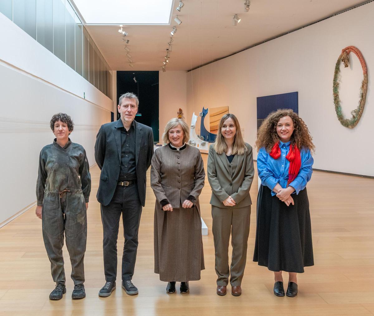 Mar Guerrero y Anna Talens con los directores del IVAM y Es Baluard y la comisaria de la exposición.