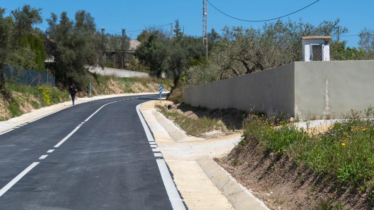 Tramo del Camí Real de Gandia remodelado recientemente.