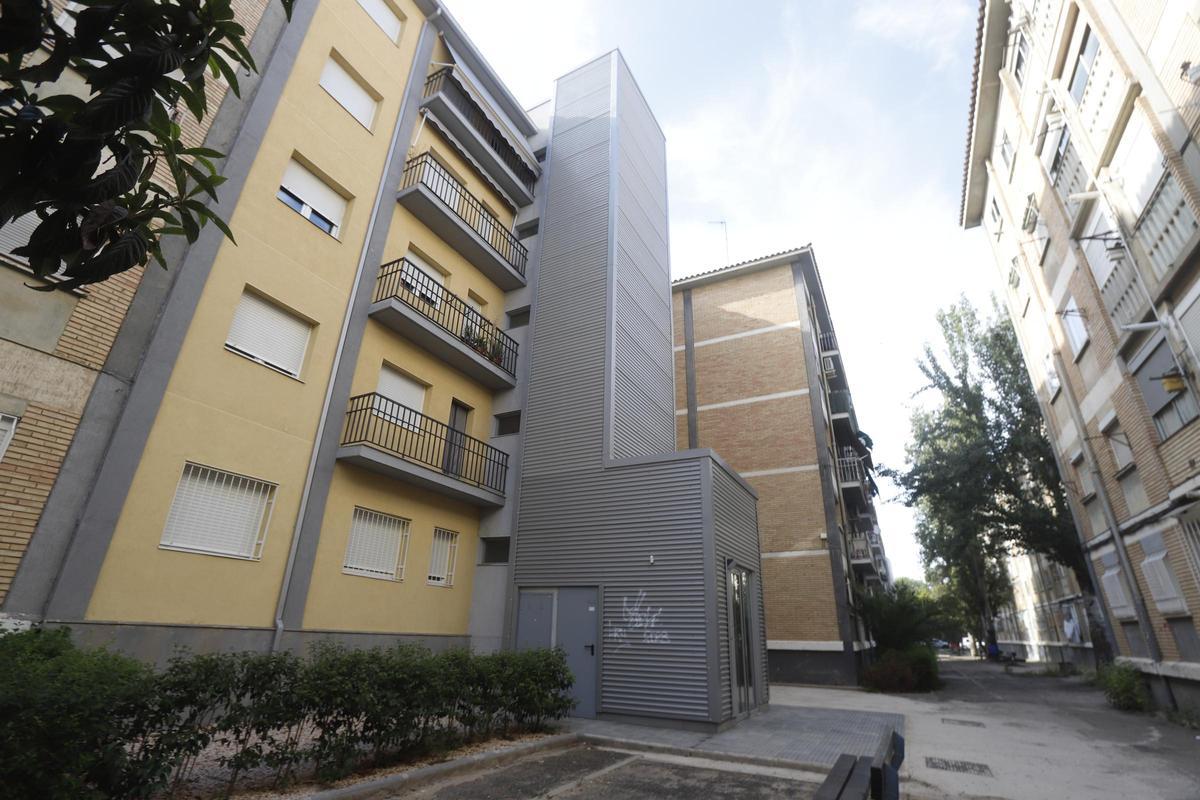 La ley de propiedad horizontal lo deja claro: un propietario puede obligar a instalar un ascensor.