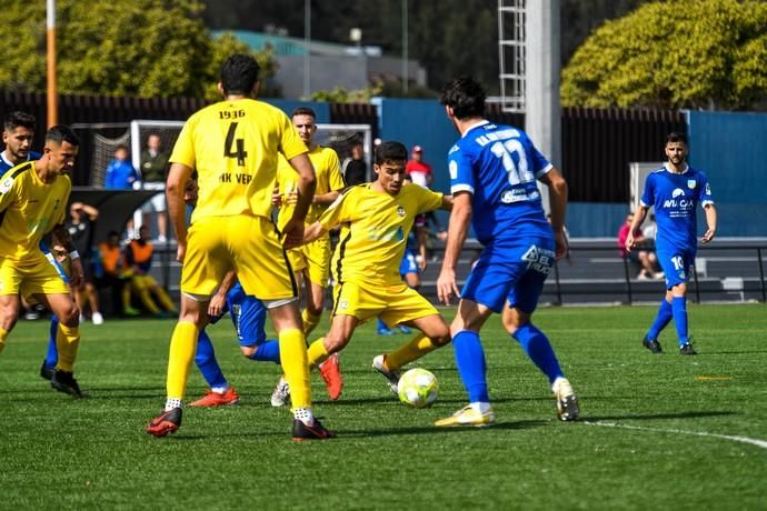 25-01-20  DEPORTES. CAMPOS DE FUTBOL DE LA ZONA DEPORTIVA DEL PARQUE SUR EN MASPALOMAS. MASPALOMAS. SAN BARTOLOME DE TIRAJANA.  Partido de futbol entre los equipos del San Fernando de Maspalomas y el Vera disutado en el Campo de Futbol del San Fernando de Maspalomas en la zona deportiva del Parque Sur de Maspalomas.  Fotos: Juan Castro  | 26/01/2020 | Fotógrafo: Juan Carlos Castro