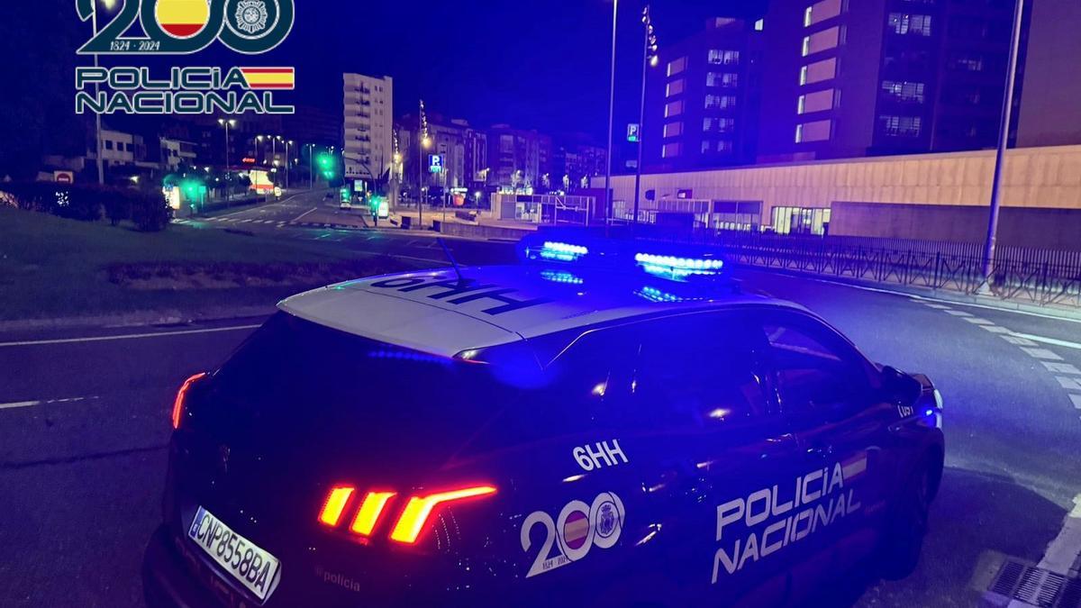 Archivo - Vehículo de la Policía Nacional