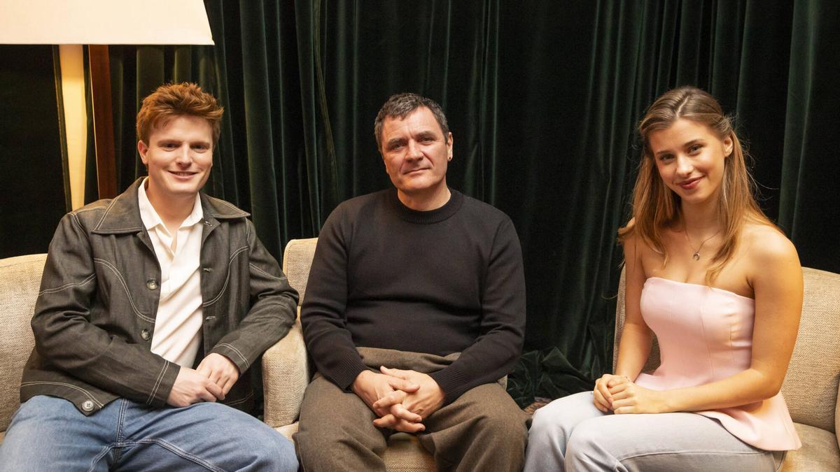 Àlex Brendemühl, Roger Guitart y Victòria Kantch presentan la nueva serie de TV3 'El mal invisible'