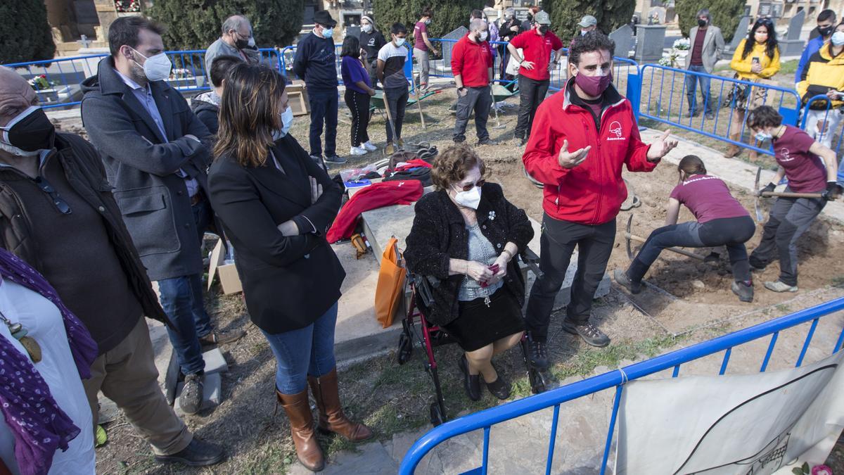 El cementerio de Alicante acoge la primera exhumación de represaliados del franquismo