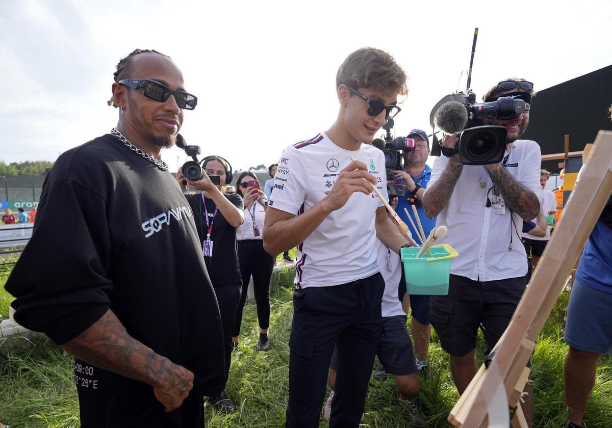 Vettel presenta sus 'hoteles para abejas' en Suzuka