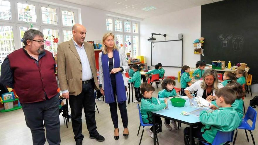 Miguel Ángel Ríos, Pedro Leal y Cristina Coto, ayer en el Beata Imelda-Santo Tomás de La Felguera.