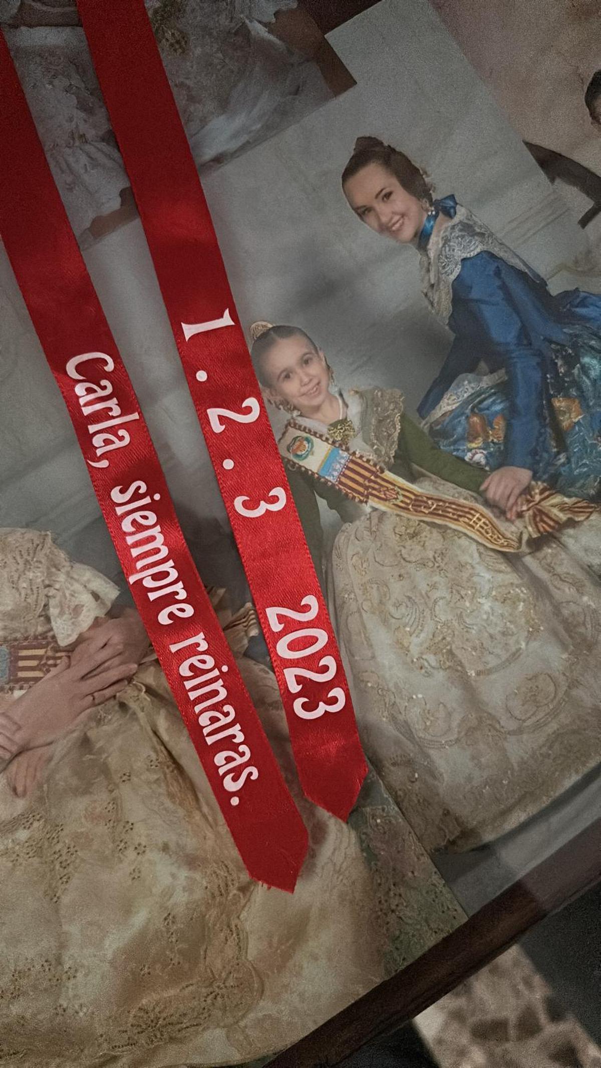 Las cintas de las falleras mayores de la Creu Coberta