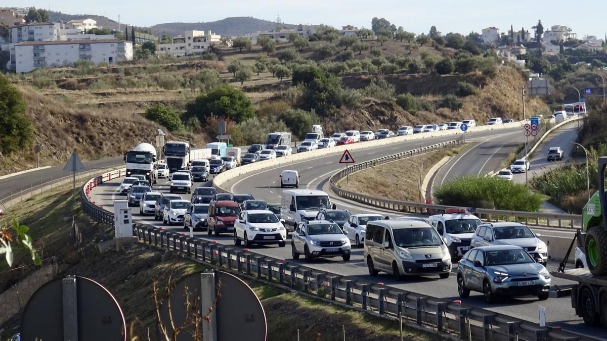 Atascos en la autovía A-7, a la altura de Rincón de la Victoria este martes