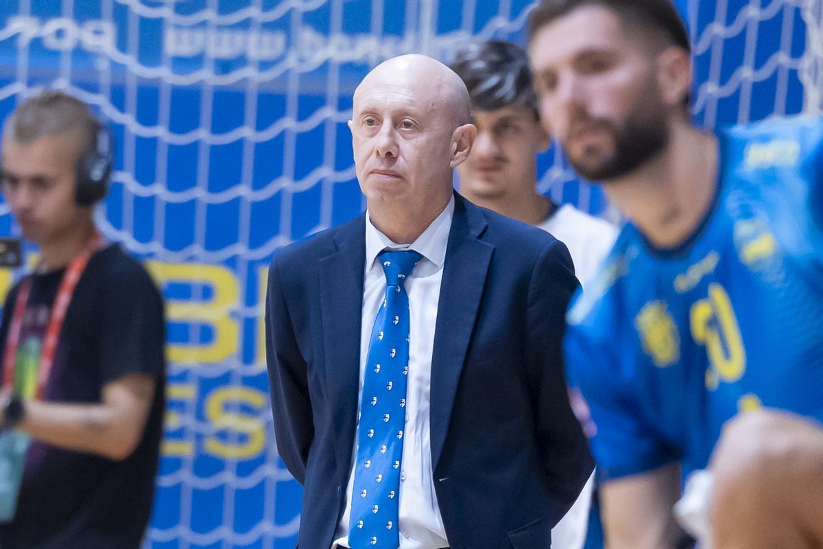 Santi Valladares se mostró muy enfadado con las decisiones arbitrales