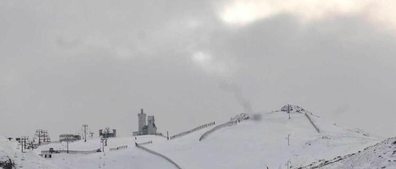 La estación de esquí de Valgrande-Pajares, con algunas de sus pistas y zonas donde se acondicionarán los nuevos recorridos.
