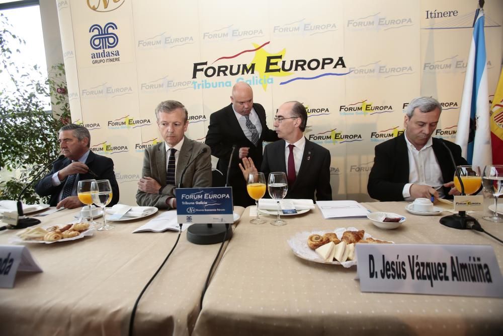 El conselleiro de Sanidade asiste a un desayuno informativo de Nueva Economía Forum Europa en el que también estuvo Alfonso Rueda.