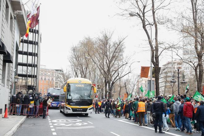 La caótica llegada del Barça al hotel de concentración