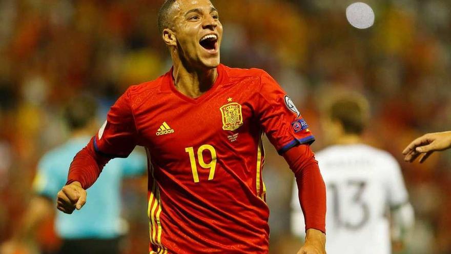 Rodrigo Machado celebra su gol a Albania. // Heino Kalis