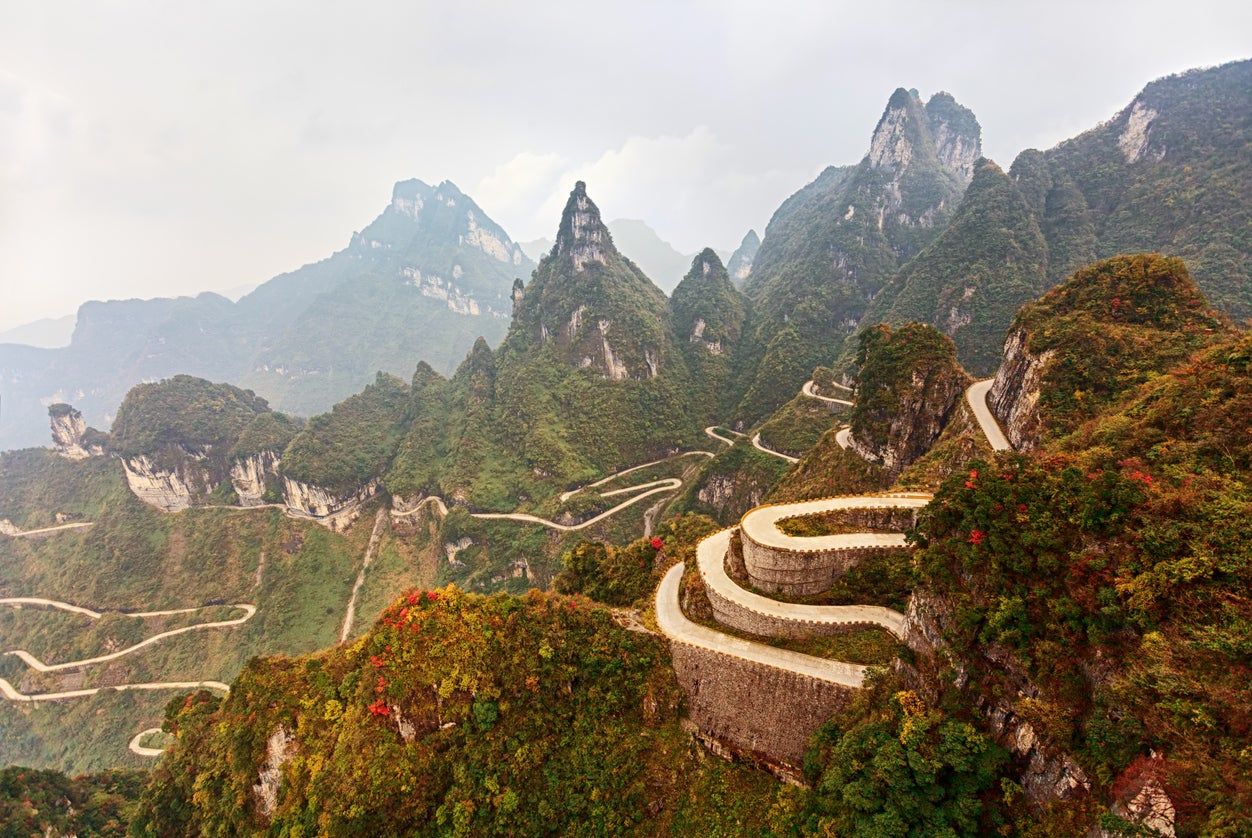 La Puerta del Cielo: entra en otra dimensión a través de la Montaña de  Tianmen - Viajar