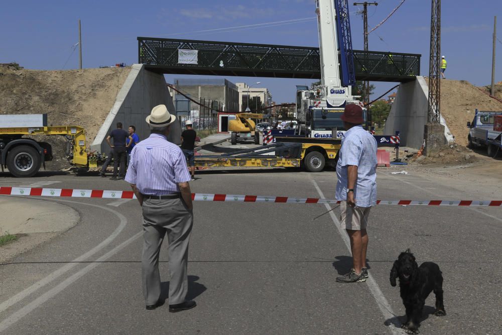 Una aparatosa pieza metálica para ensanchar el paso de Pinilla