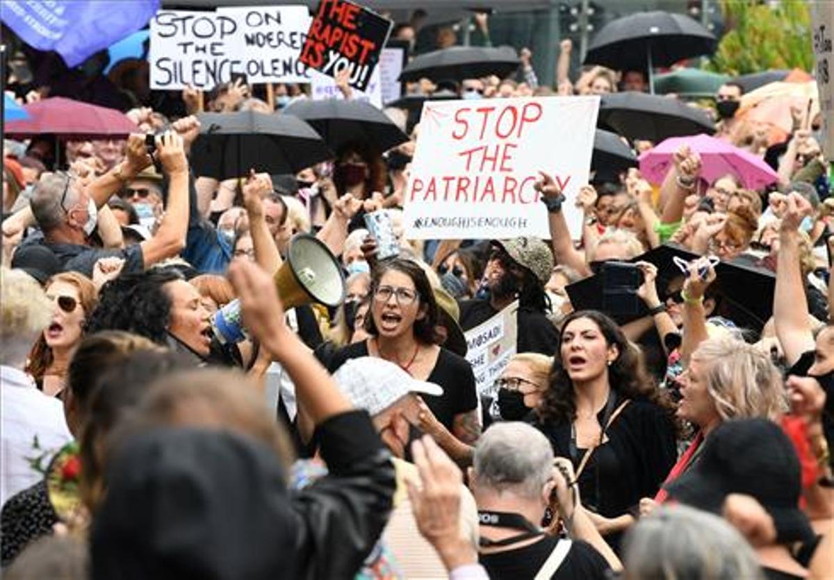 Milers d’australianes es manifesten contra la violència de gènere