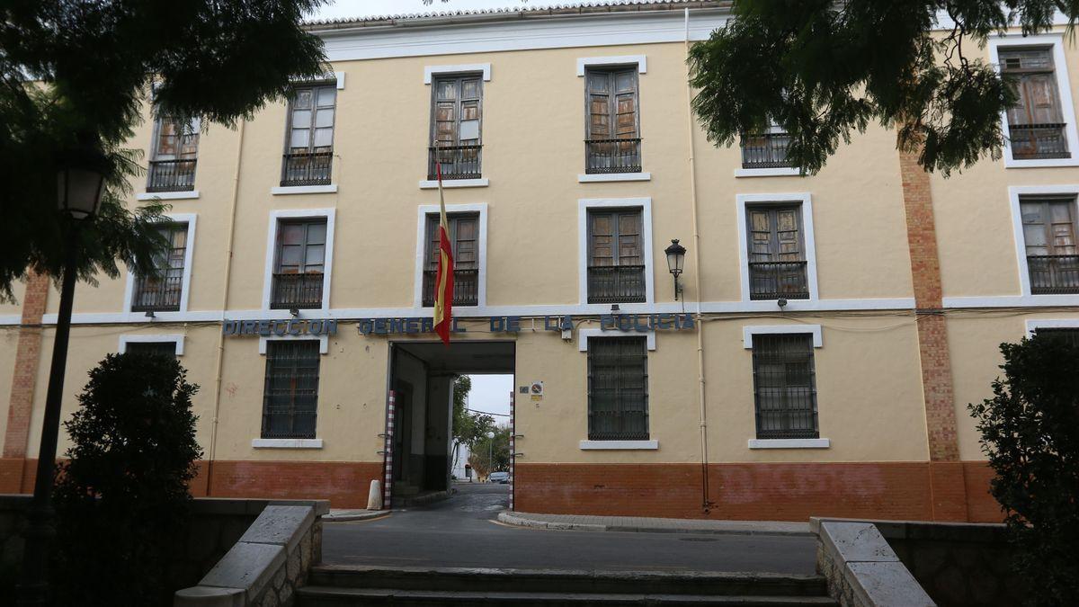 Fachada del cuartel de Capuchinos, que iba a ser demolido por Interior.