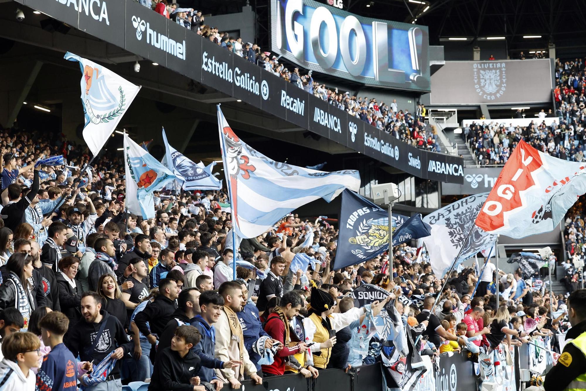 Aficionados en las gradas del estadio de Balaídos en el partido de Liga ante el Sevilla