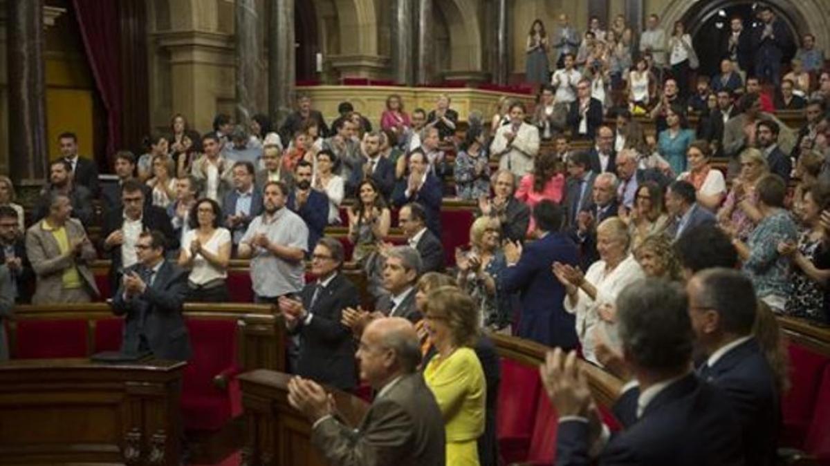 Pleno de despedida 8 Junqueras (en el centro), los otros diputados de ERC y el resto del hemiciclo, ayer.