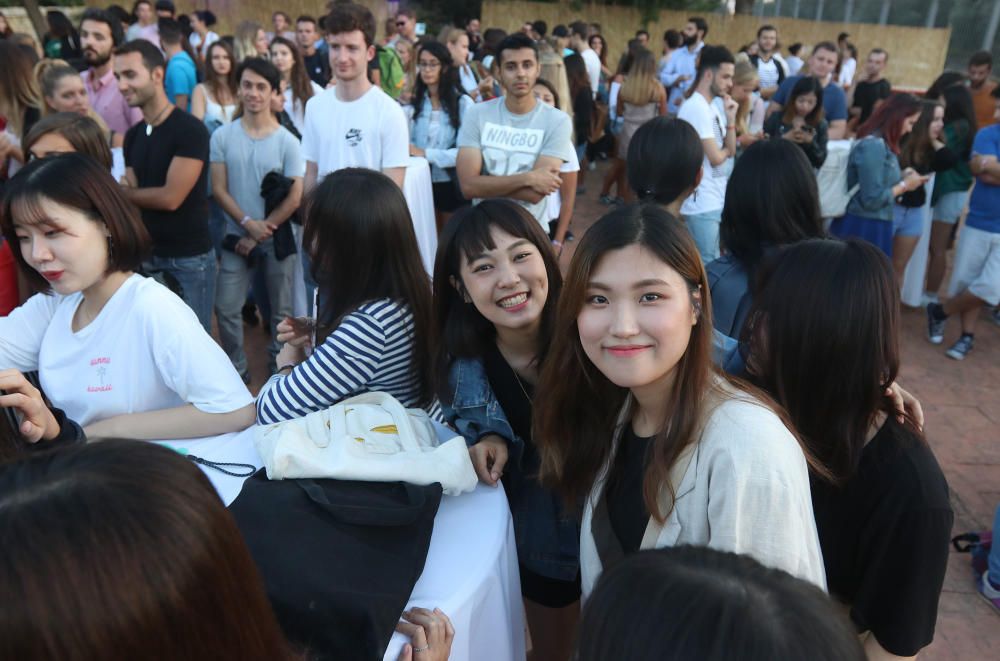 Este martes ha tenido lugar el acto de bienvenida a los alumnos de intercambio internacional y estudiantes del Centro Internacional de Español, procedentes de más de 50 países. El acto tuvo lugar en el Jardín Botánico del Campus de Teatinos