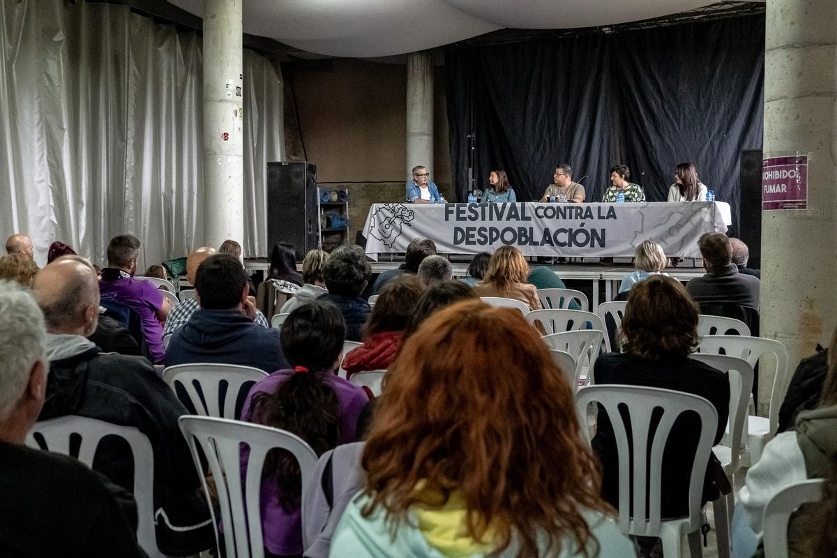 Imagen de la mesa redonda celebrada el año pasado 2024
