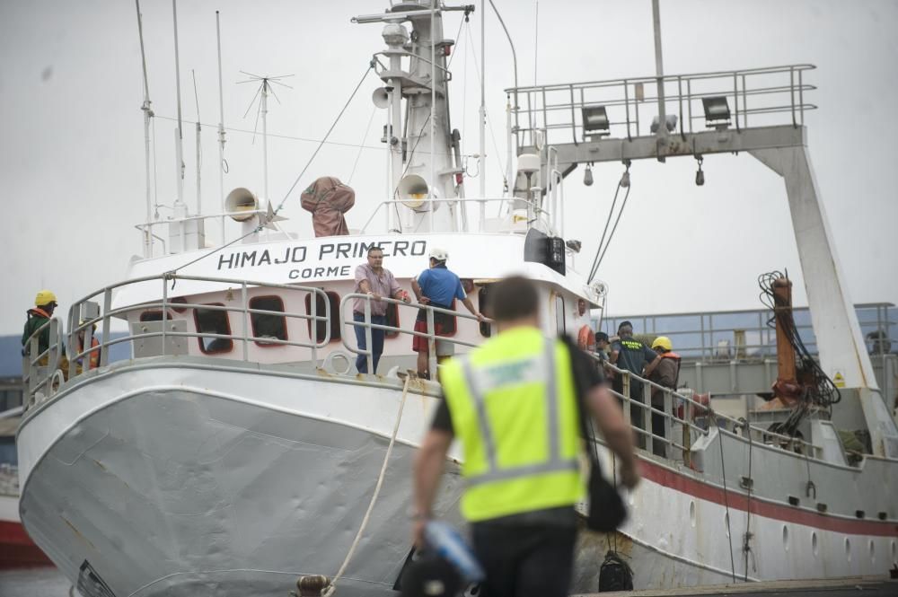 El cuerpo de la víctima fue trasladado al puerto de A Coruña.