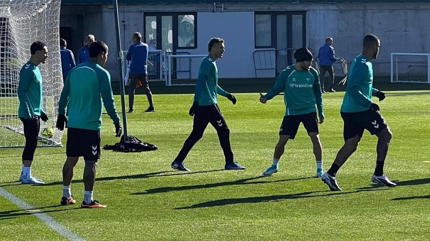 Vídeo | Cucho y Antony entrenan con el Betis a dos días de recibir al Rayo