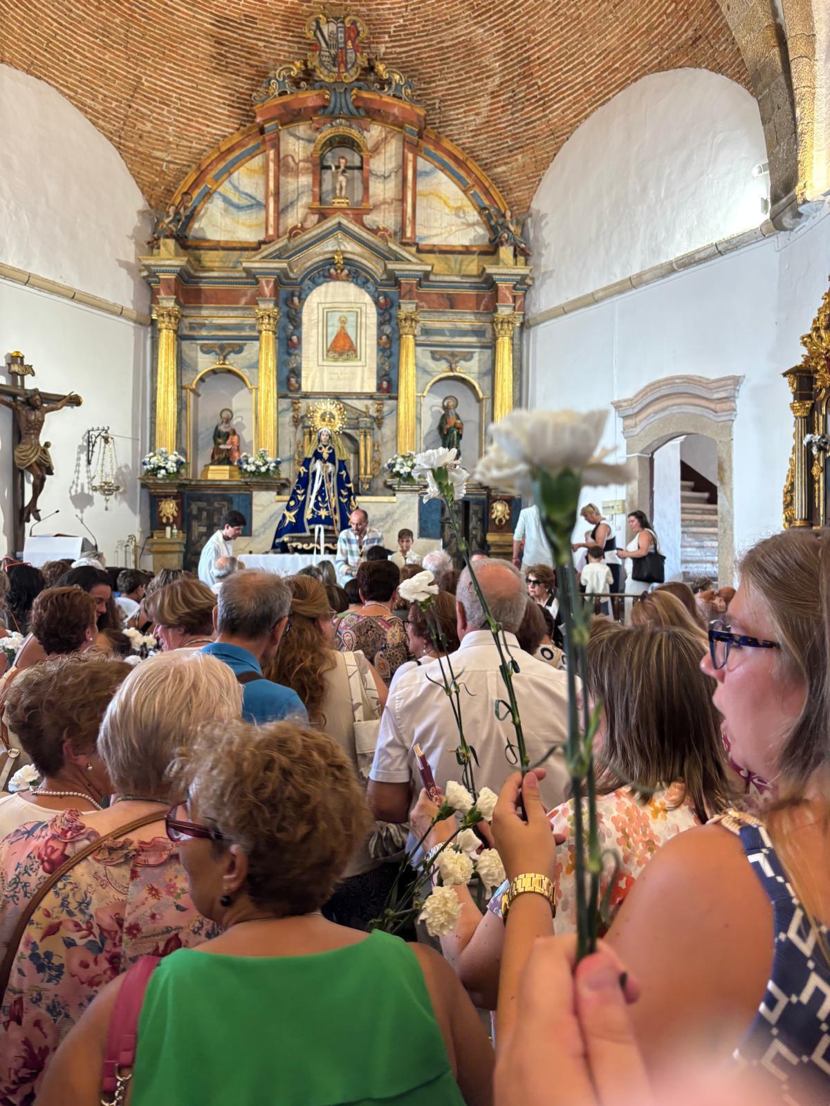 Bajada de la patrona, la Virgen de Bienvenida.