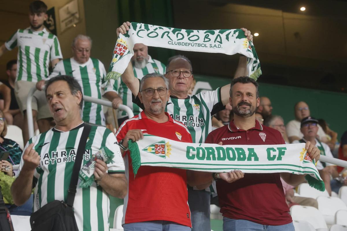 Córdoba CF-Granada | Las imágenes de la afición en El Arcángel