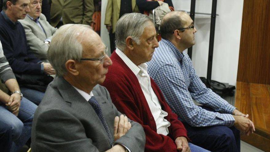 &quot;El alcalde prohibió la granja por enemistad hacia mí y mi familia&quot;