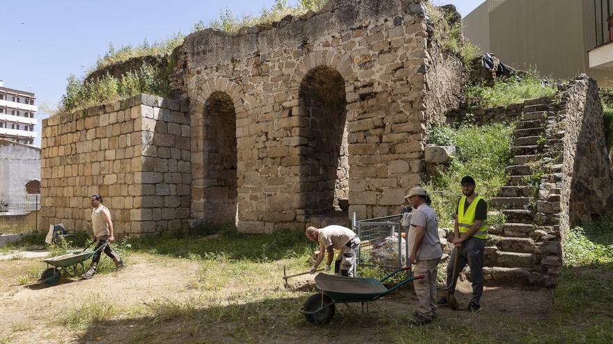 Excavando los secretos de la Torre Albarrana de Mérida