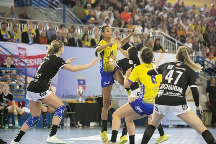 12.05.19. Telde, Gran Canaria. Balonmano femenino temporada 2018-19. Rocasa Gran Canaria-Pogon Szczcin. Final EHF Challenge Cup. Pabellón Rita Hernández . Foto Quique Curbelo  | 12/05/2019 | Fotógrafo: Quique Curbelo