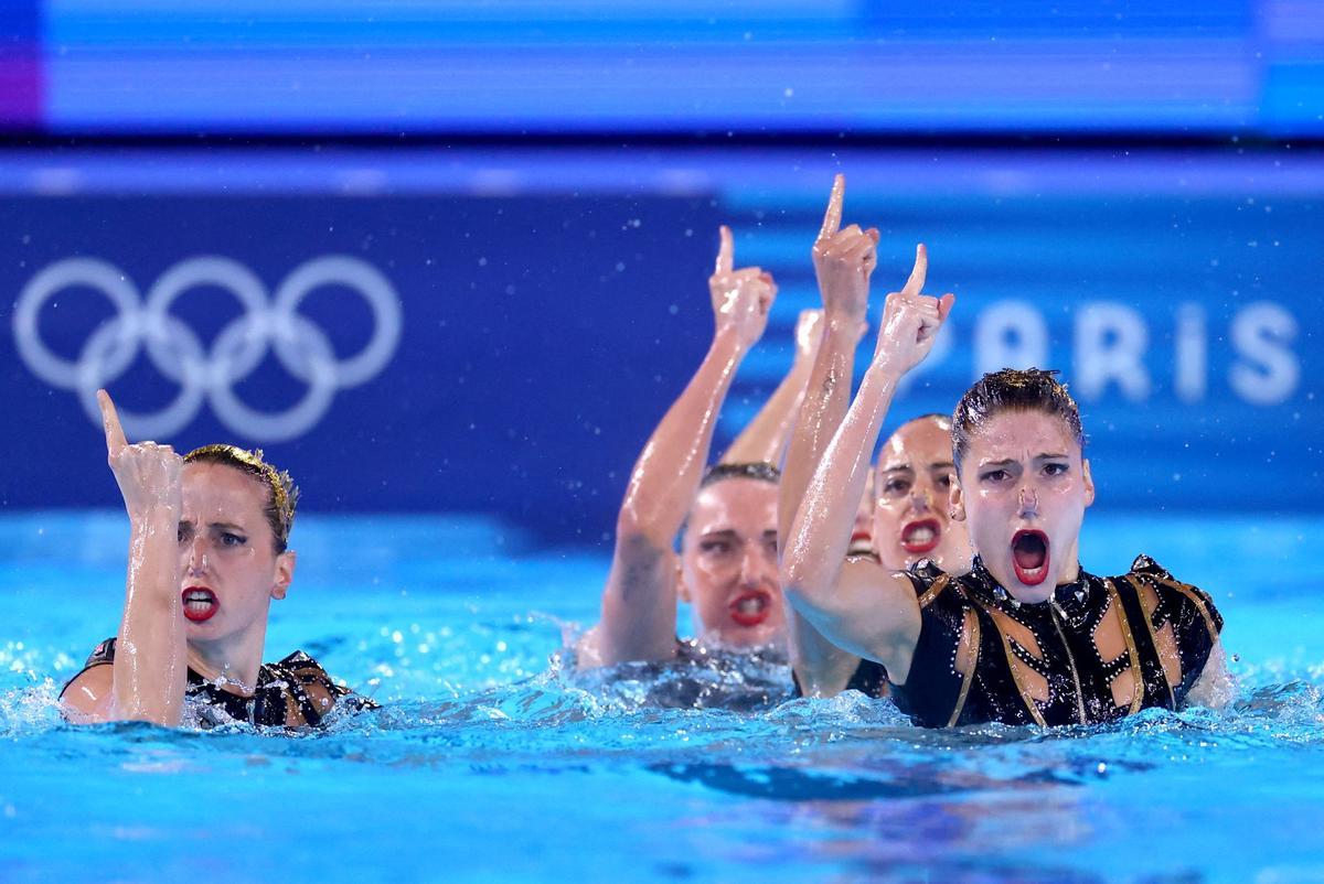 España da el gran salto y regresa con el bronce al Olimpo de natación artística. El equipo español de natación artística se luce en la definitiva rutina acrobática y logra la medalla de bronce, el primer metal en la disciplina desde Londres 2012.