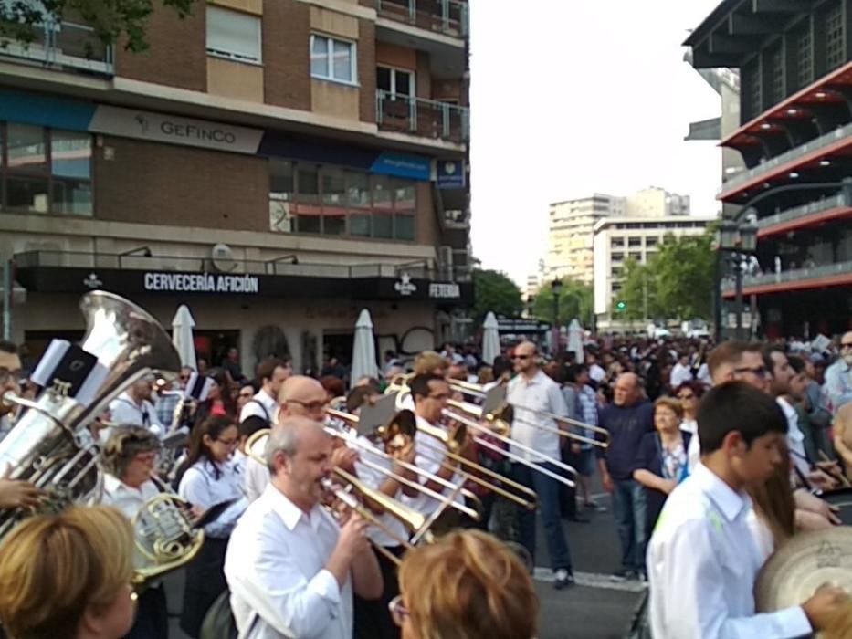 Las bandas de música inundan una València de récord