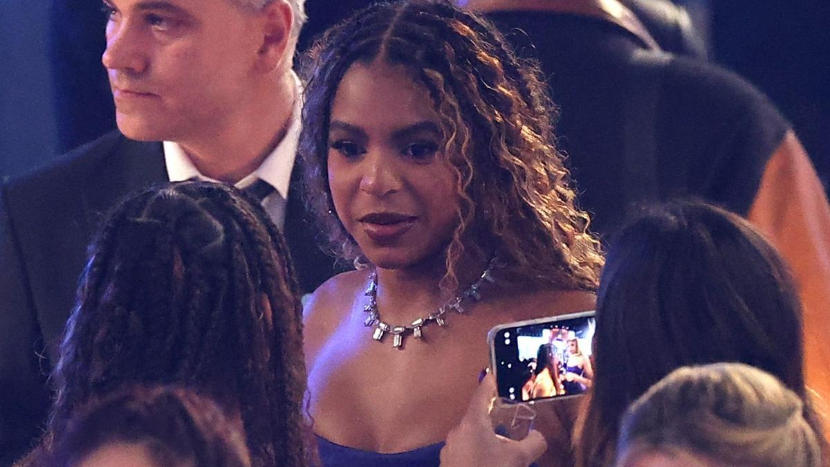 Beyoncé, en shock en los Grammy mientras su hija, Blue Ivy, vuelve a llevar un vestido 'inapropiado para su edad'