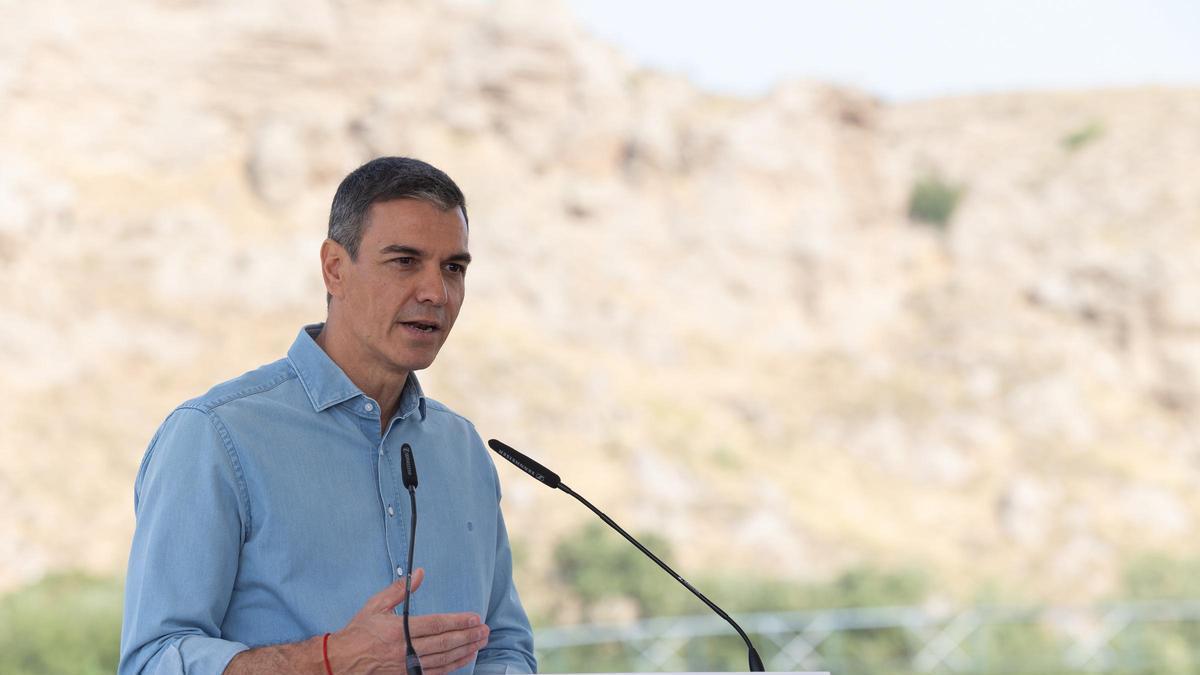 Pedro Sánchez tiene previsto visitar este lunes la zona del incendio de Almería