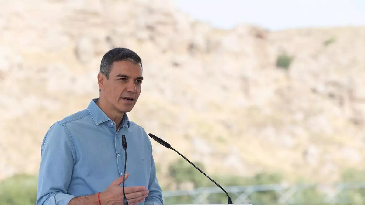 Pedro Sánchez tiene previsto visitar este lunes la zona del incendio de Almería