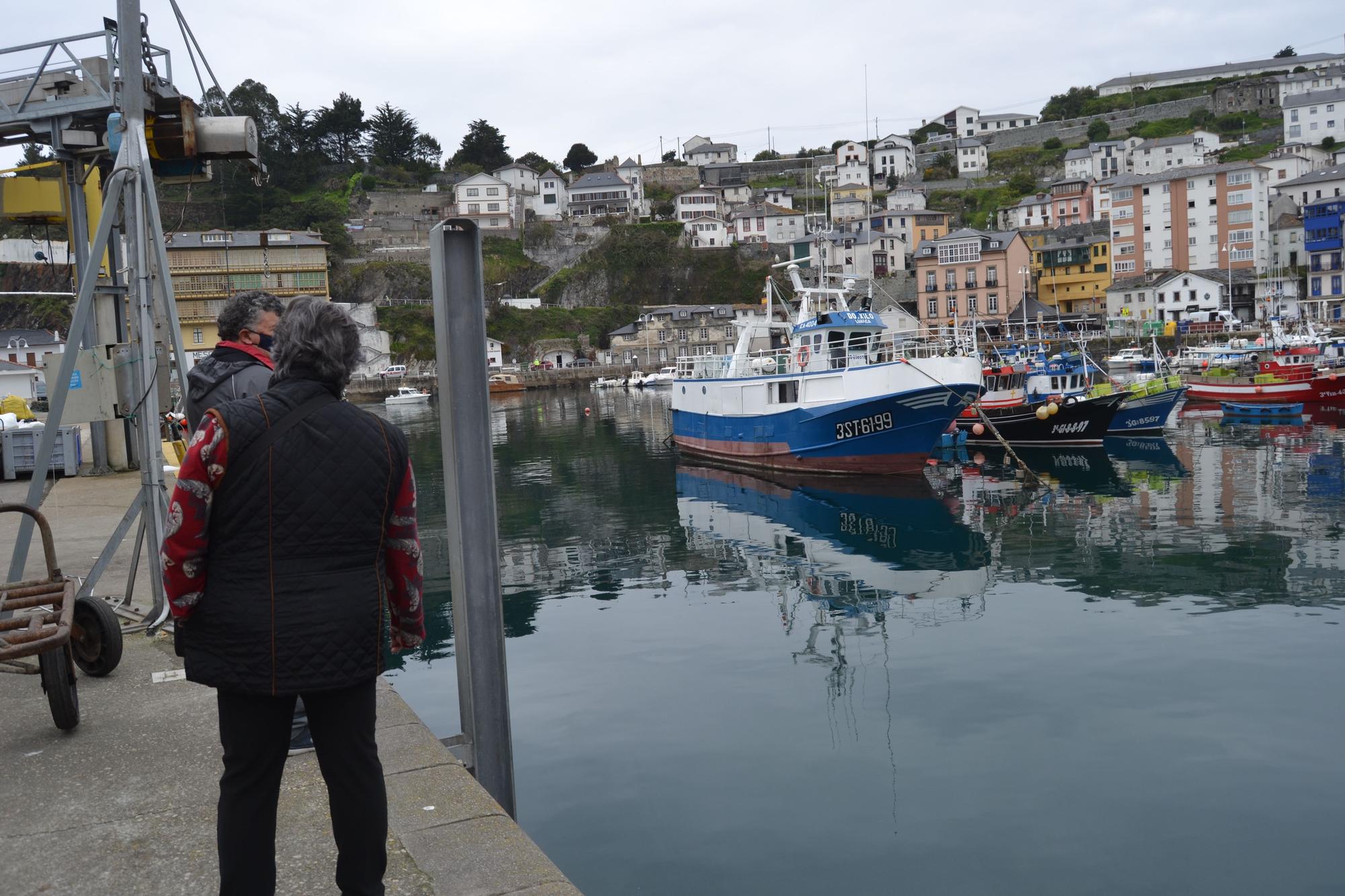 puerto de luarca.jpg