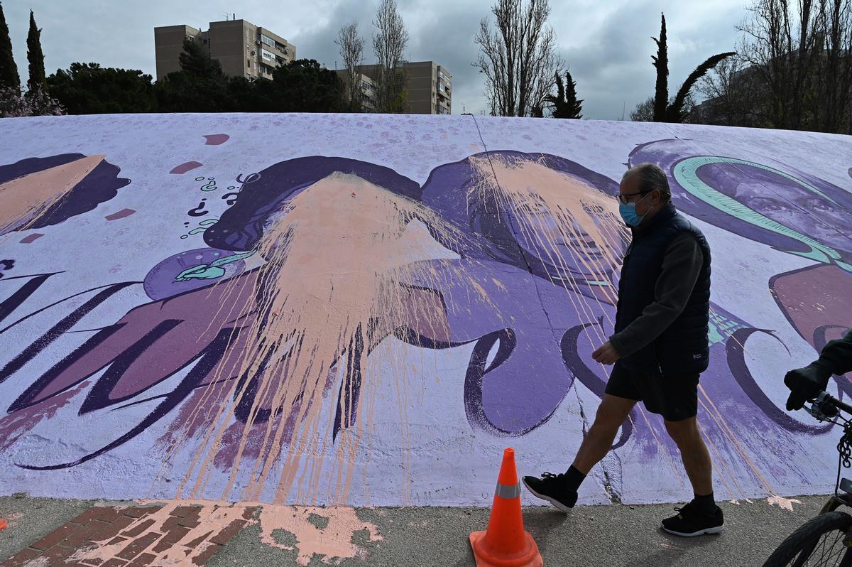 Alcalá de Henares s’aboca en repintar el seu mural feminista