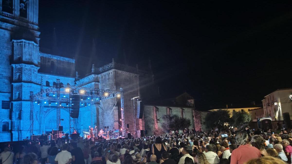 Concierto que Miguel Ríos ofreció el sábado en Coria.