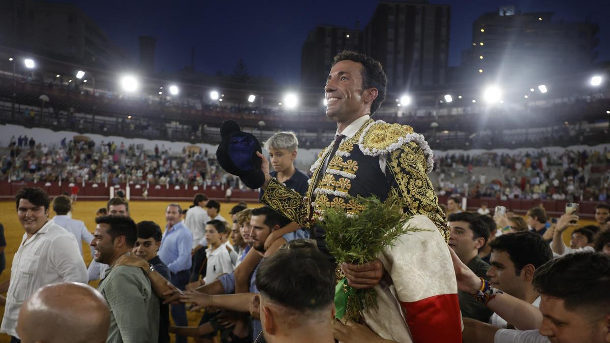 David de Miranda continua su idilio con La Malagueta y abre la Puerta Grande.