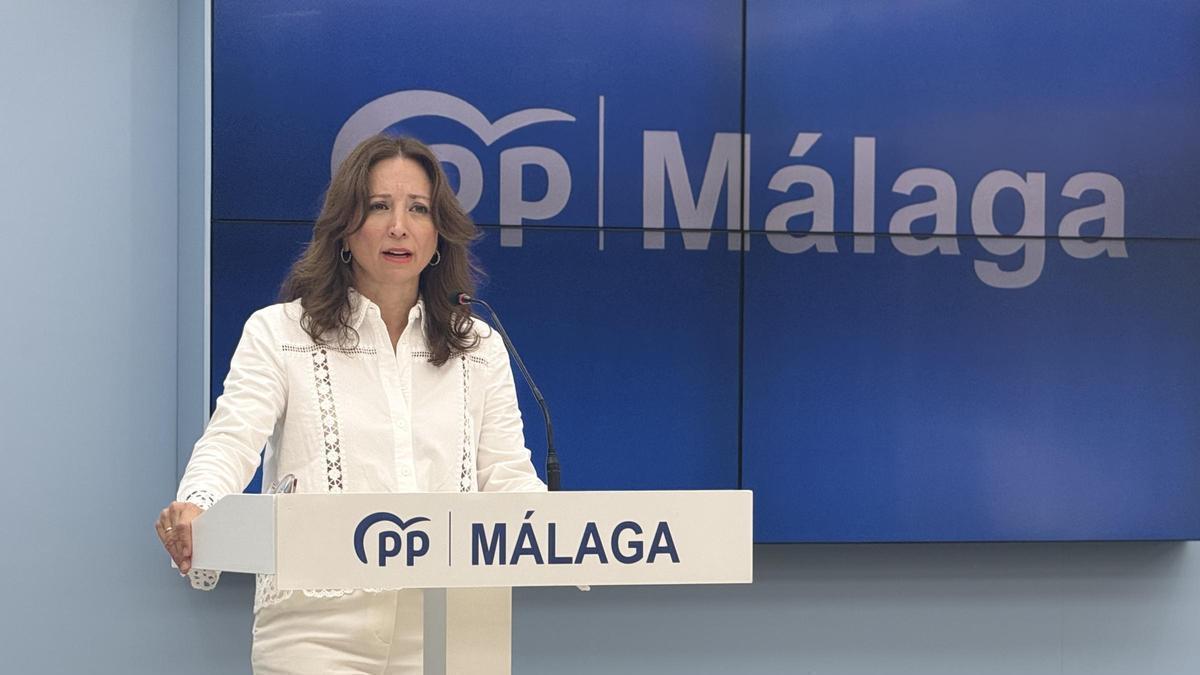 La presidenta del PP de Málaga, Patricia Navarro, en rueda de prensa.