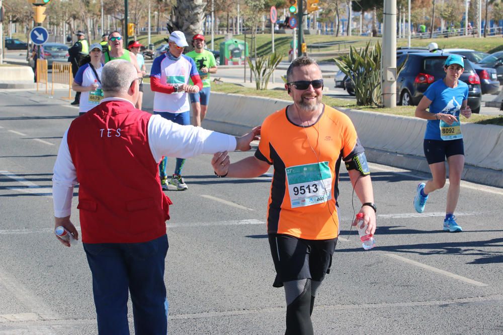 Más de 7.000 atletas tomaron la salida en una prueba que gozó de unas buenas condiciones para correr y que acabó encumbrando, de nuevo, al corredor del club Cueva de Nerja Abdelhadi El Mouaziz